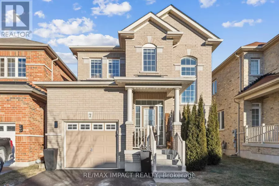 7 MCDONALD CRESCENT, Clarington (newcastle), ON L1B0E2