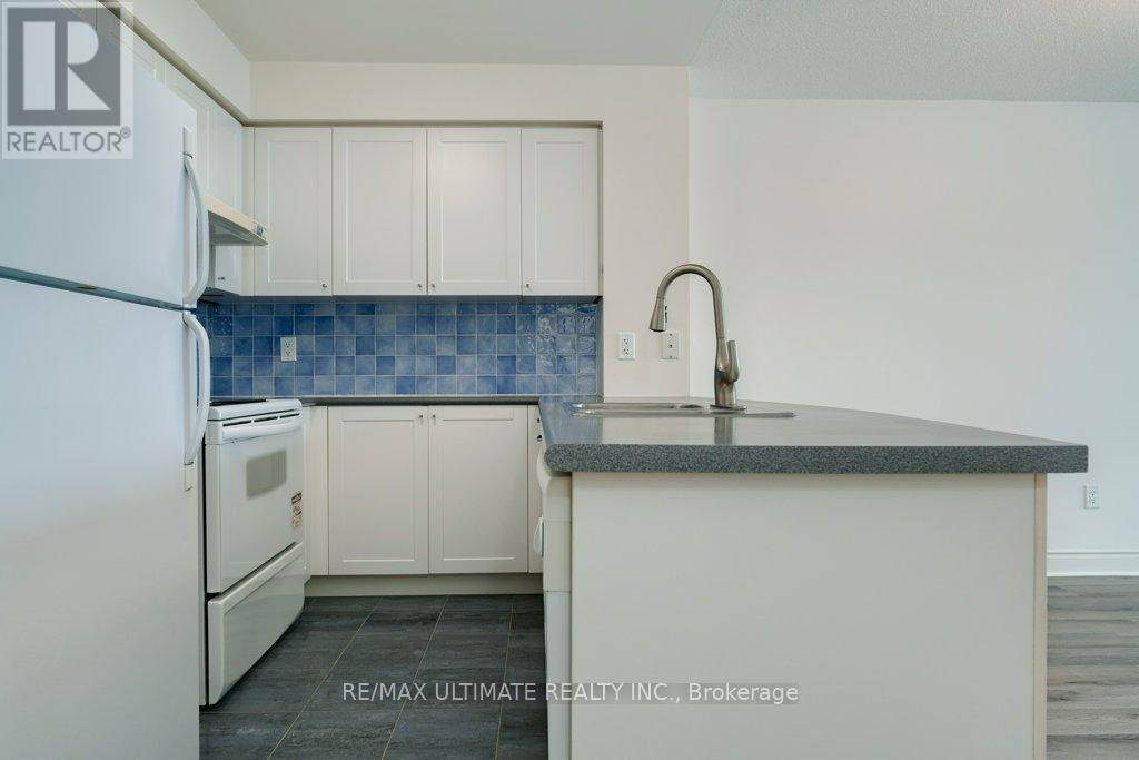 Toronto (bendale), ON M1P5J5,60 Brian Harrison WAY #1906