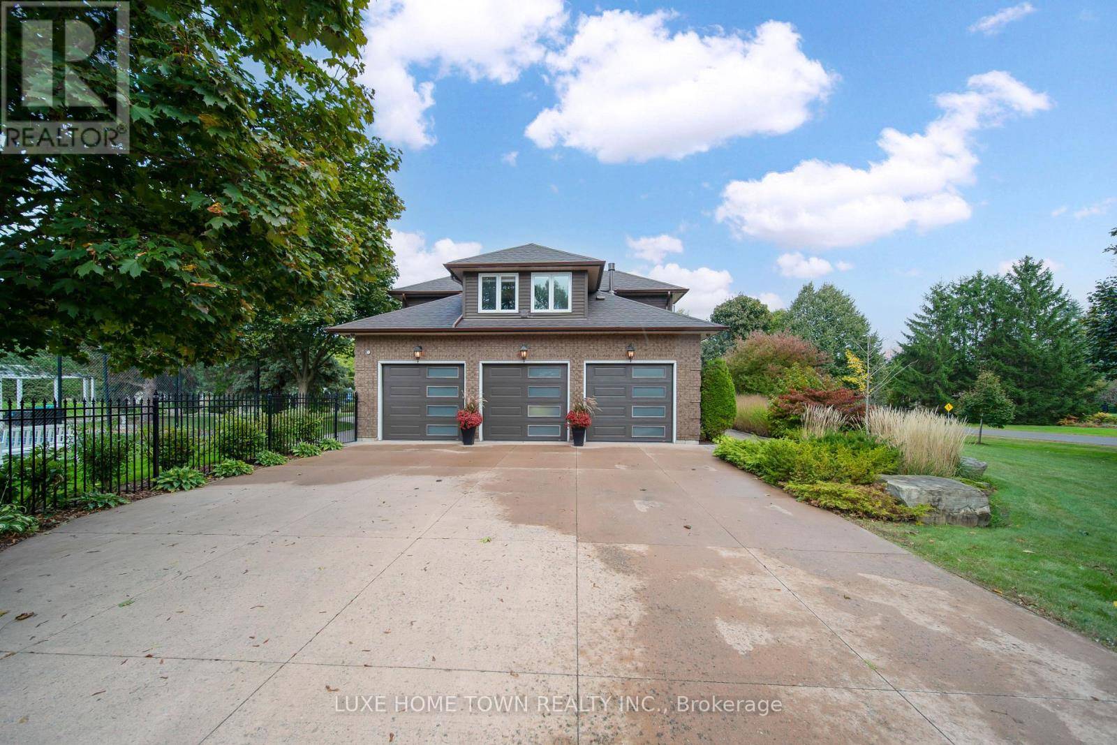 Clarington (courtice), ON L1E1Z2,2 PRINCE RUPERT DRIVE