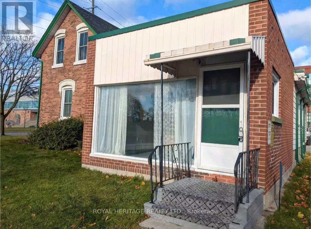 Oshawa (central), ON L1H4X8,75 CHARLES ST #3