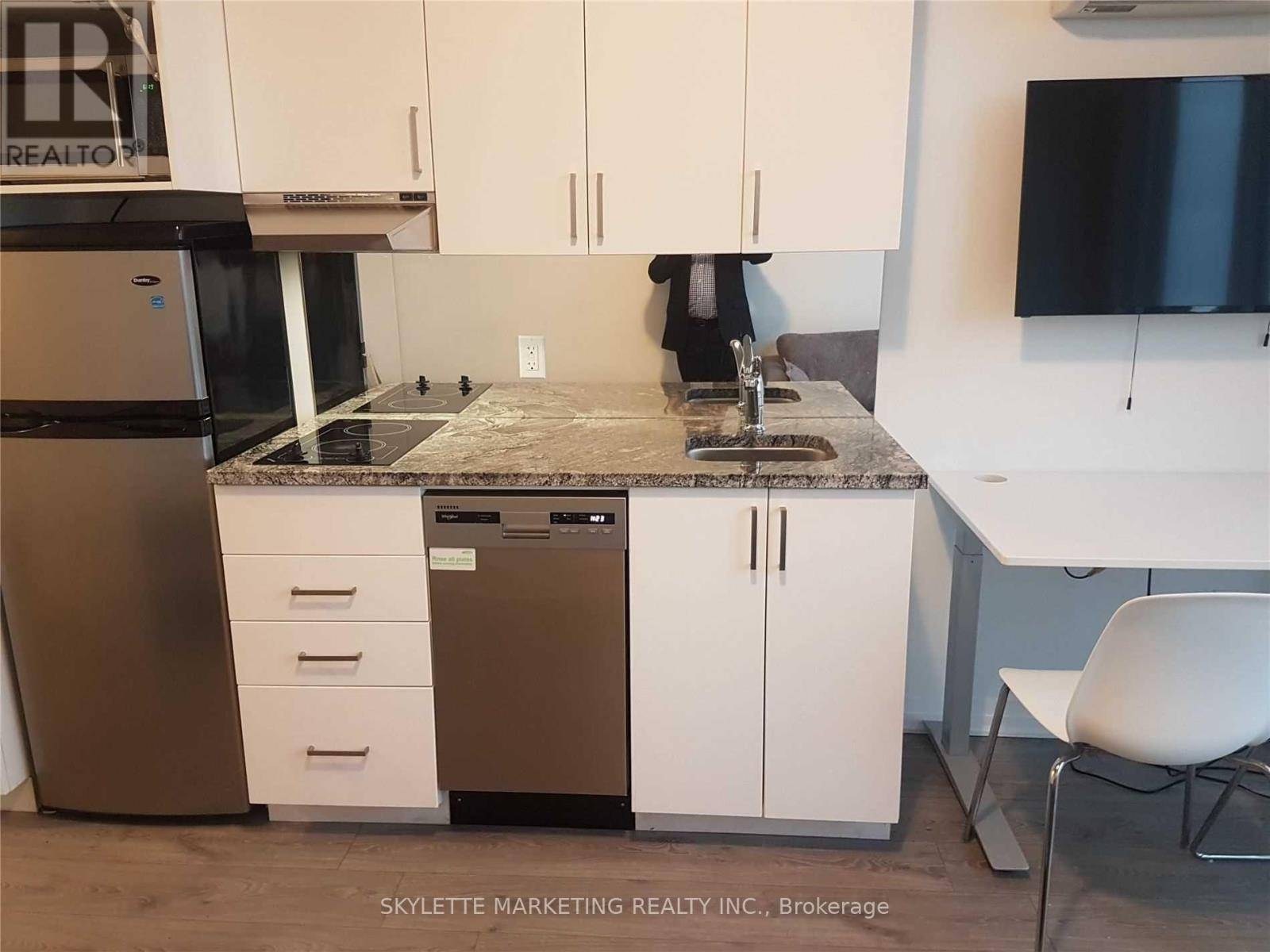 Oshawa (samac), ON L1G4Y3,1900 Simcoe ST North #526