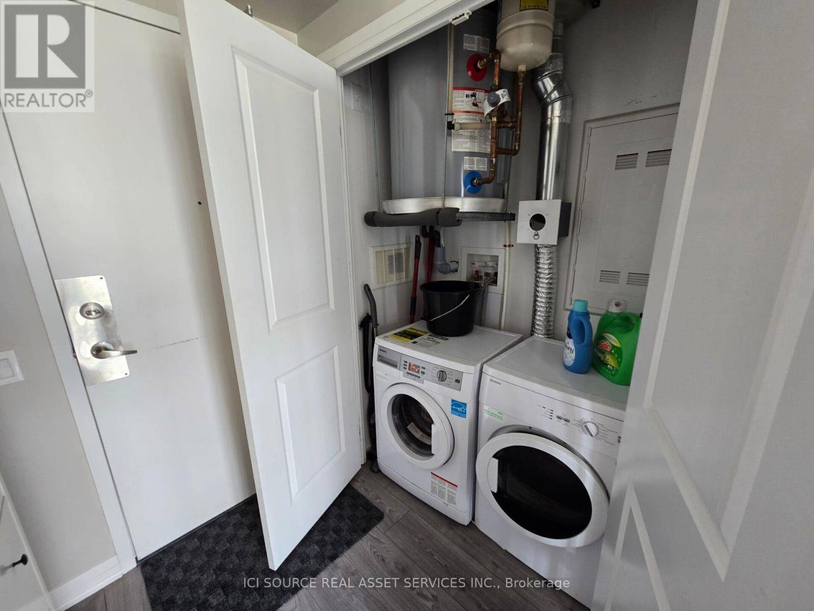 Oshawa (samac), ON L1G4Y3,1900 Simcoe ST North #331
