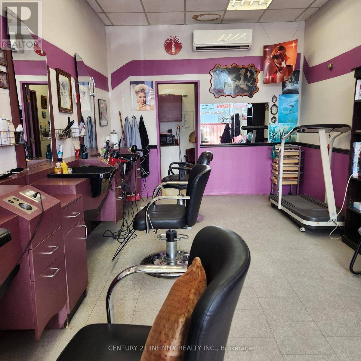 Oshawa (central), ON L1H4J5,433 Simcoe ST South #4