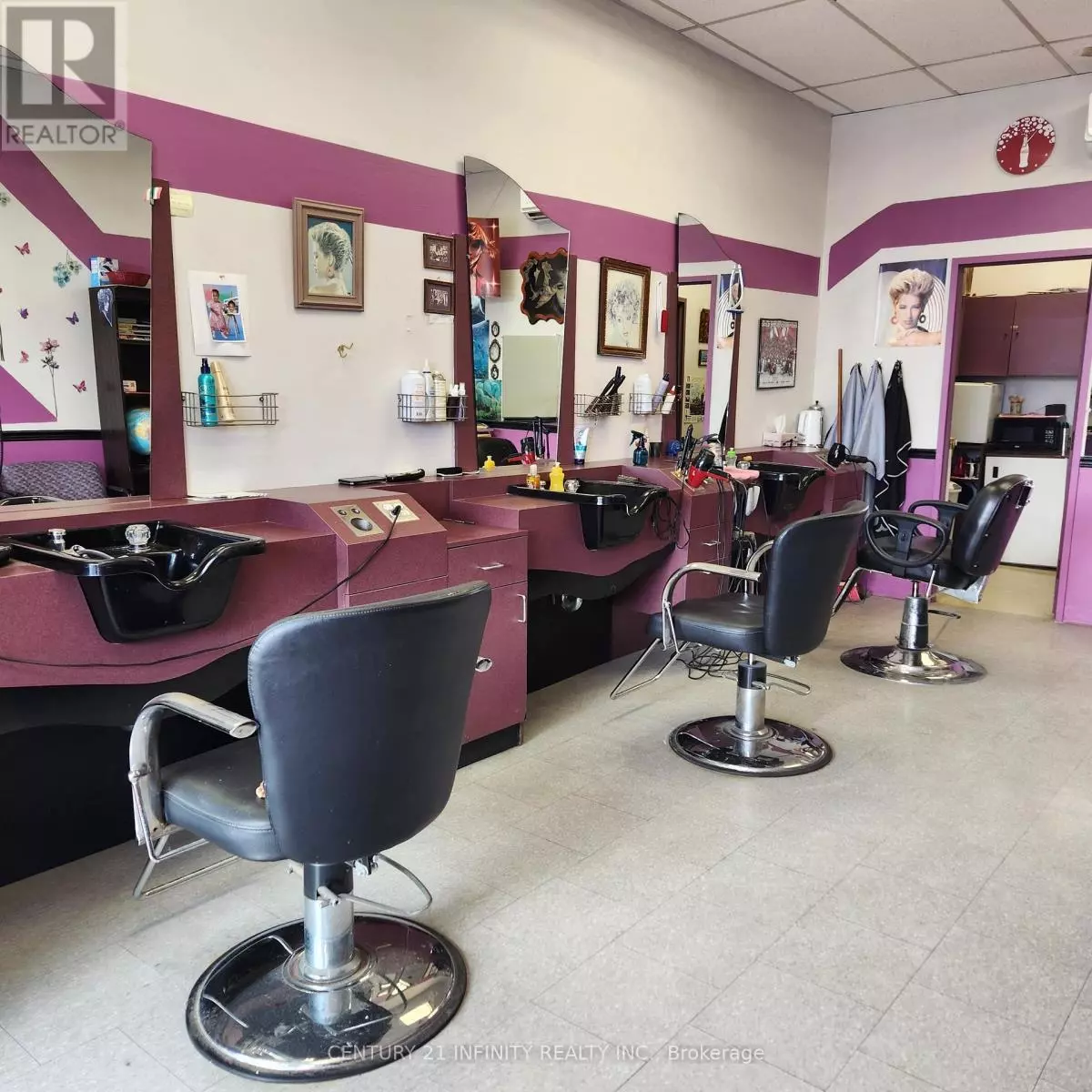Oshawa (central), ON L1H4J5,433 Simcoe ST South #4