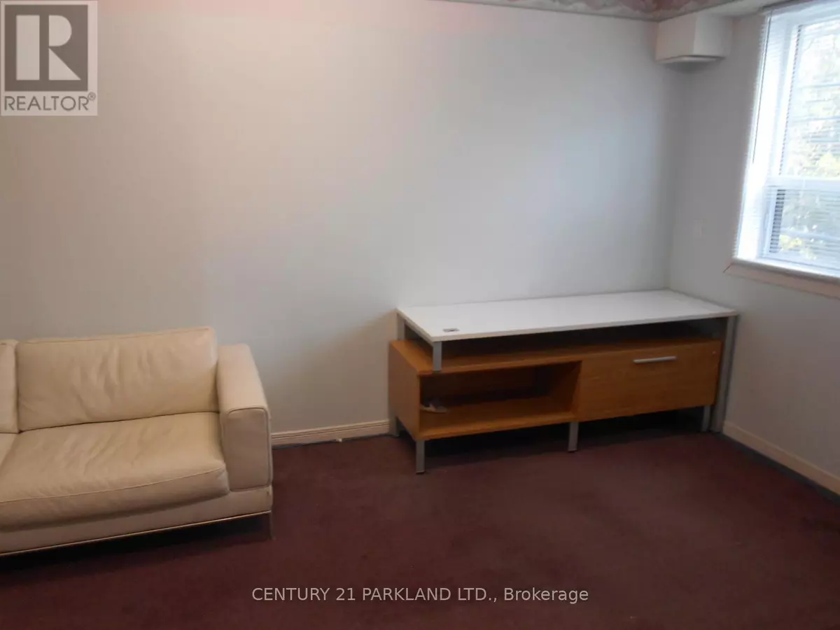 Toronto (east End-danforth), ON M4C1K4,2179 Danforth AVE #211