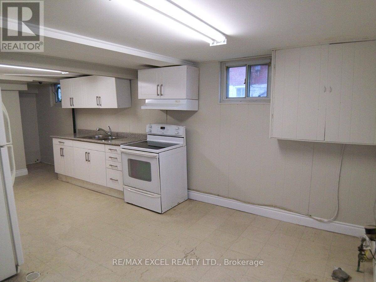 Toronto (wexford-maryvale), ON M1R2J2,1284 Pharmacy AVE #Basement