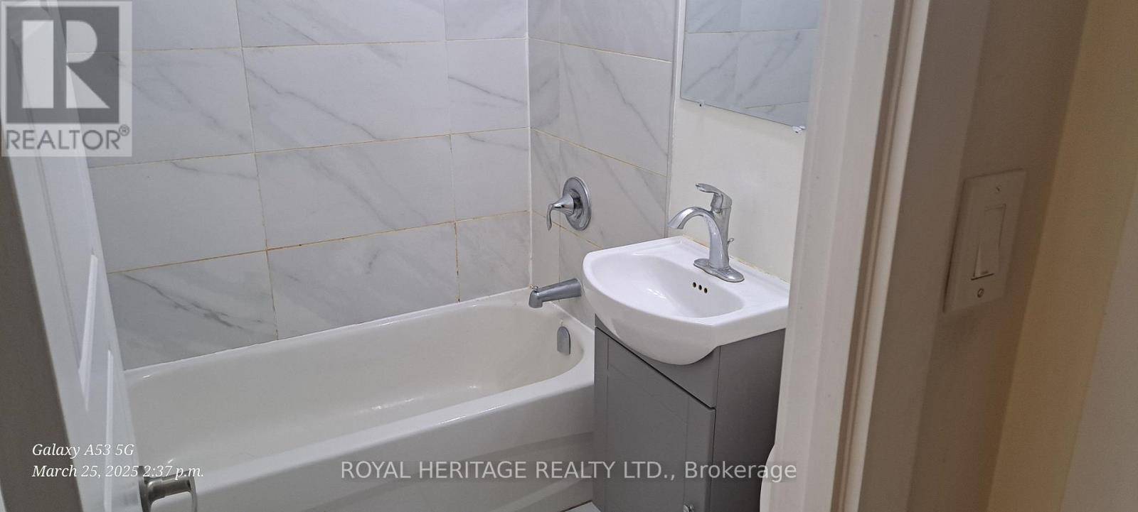 Oshawa (centennial), ON L1G4W3,945 Simcoe ST North #101