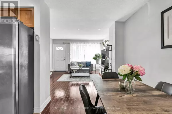 Toronto (ionview), ON M1K2C5,740 Kennedy RD #42