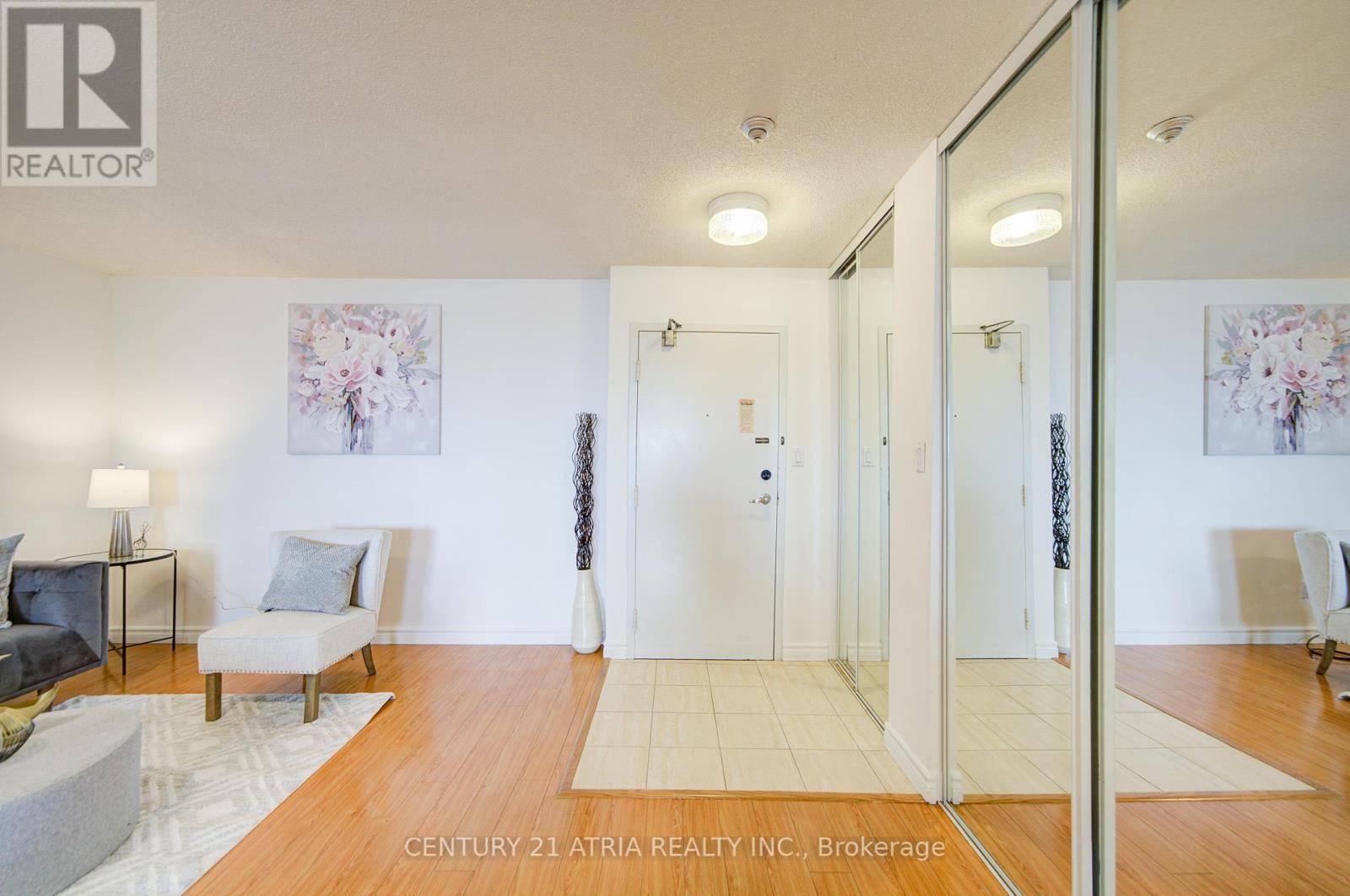 Toronto (steeles), ON M1W3W2,25 Bamburgh CIR #1730