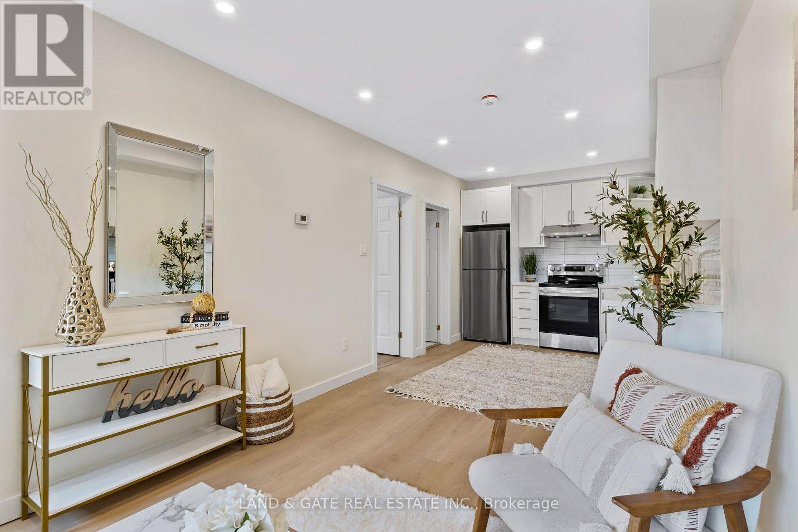 Oshawa (vanier), ON L1J4S6,477 Montrave AVE #4