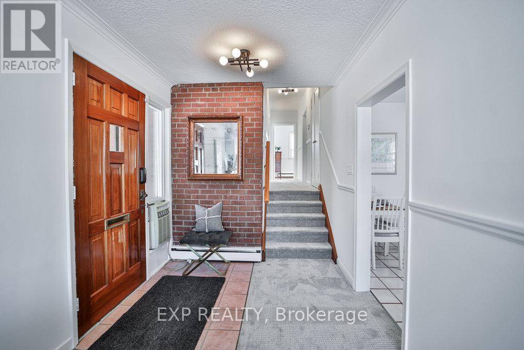 Toronto (bendale), ON M1J1T8,56 GAGE AVENUE