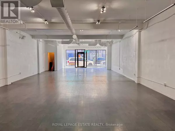 Toronto (greenwood-coxwell), ON M4L2A5,1610 GERRARD STREET E