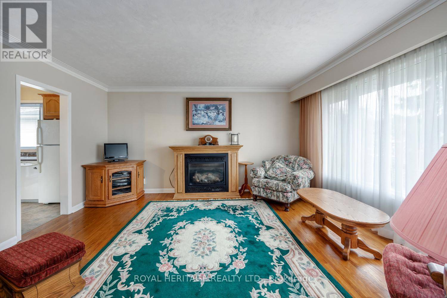 Clarington (bowmanville), ON L1C1C2,71 PARKWAY CRESCENT