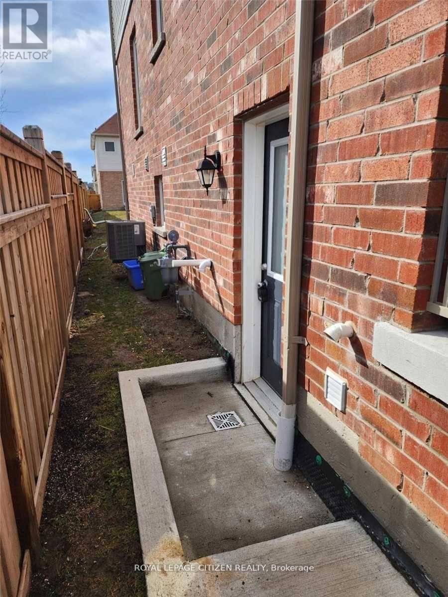 Clarington (bowmanville), ON L1C3K2,192 Bruce Cameron DR #Bsmt