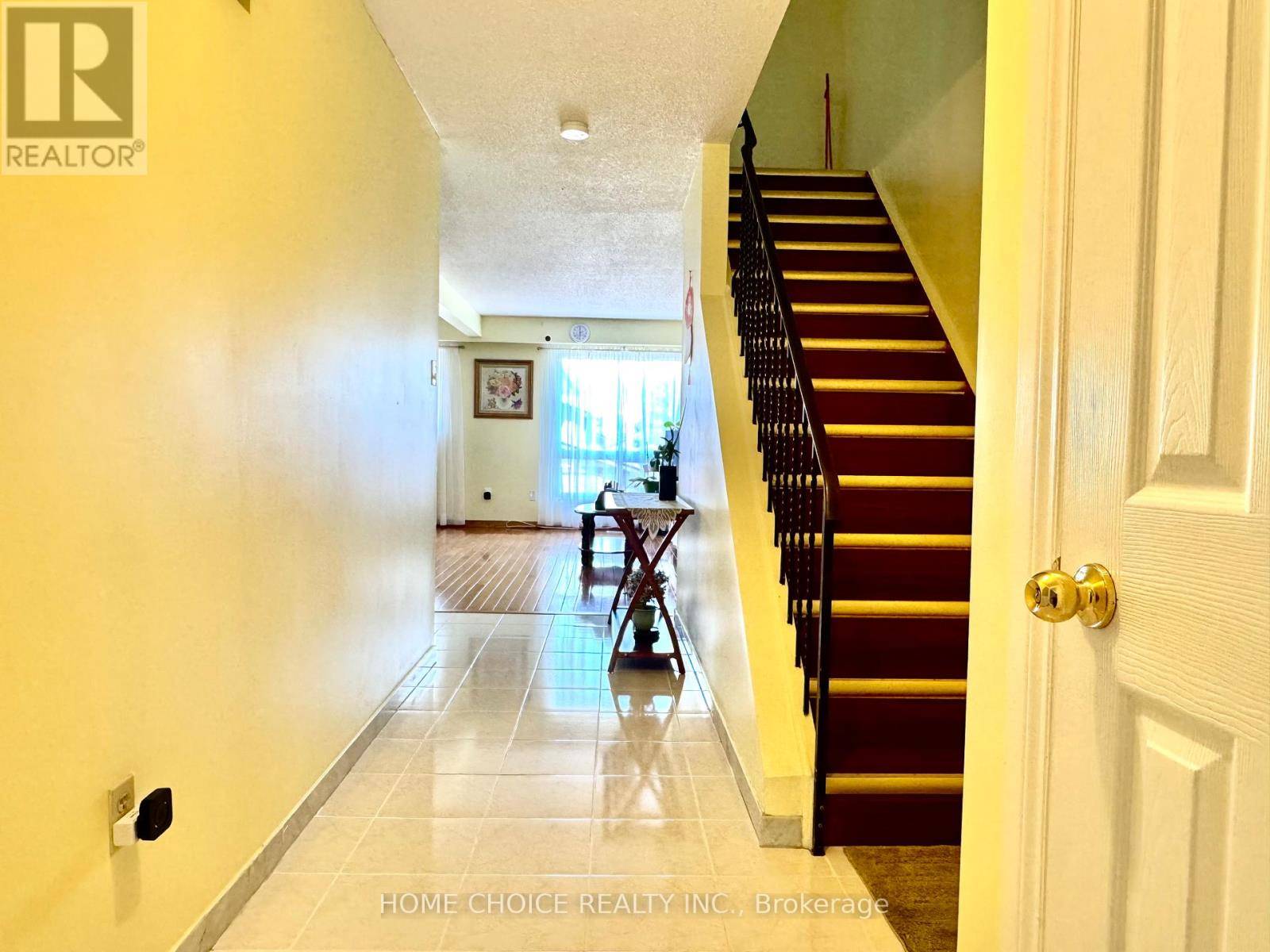 Toronto (dorset Park), ON M1P4W1,30 Dundalk DR #43