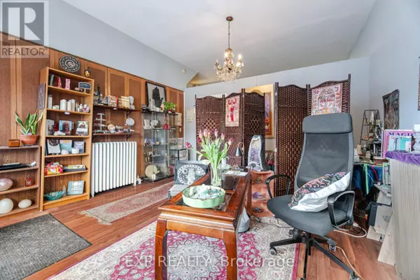 Toronto (greenwood-coxwell), ON M4J1N1,1359 DANFORTH AVENUE