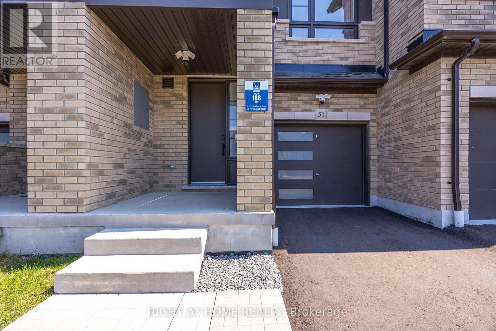 Whitby, ON L1P0N2,51 PETER HOGG COURT