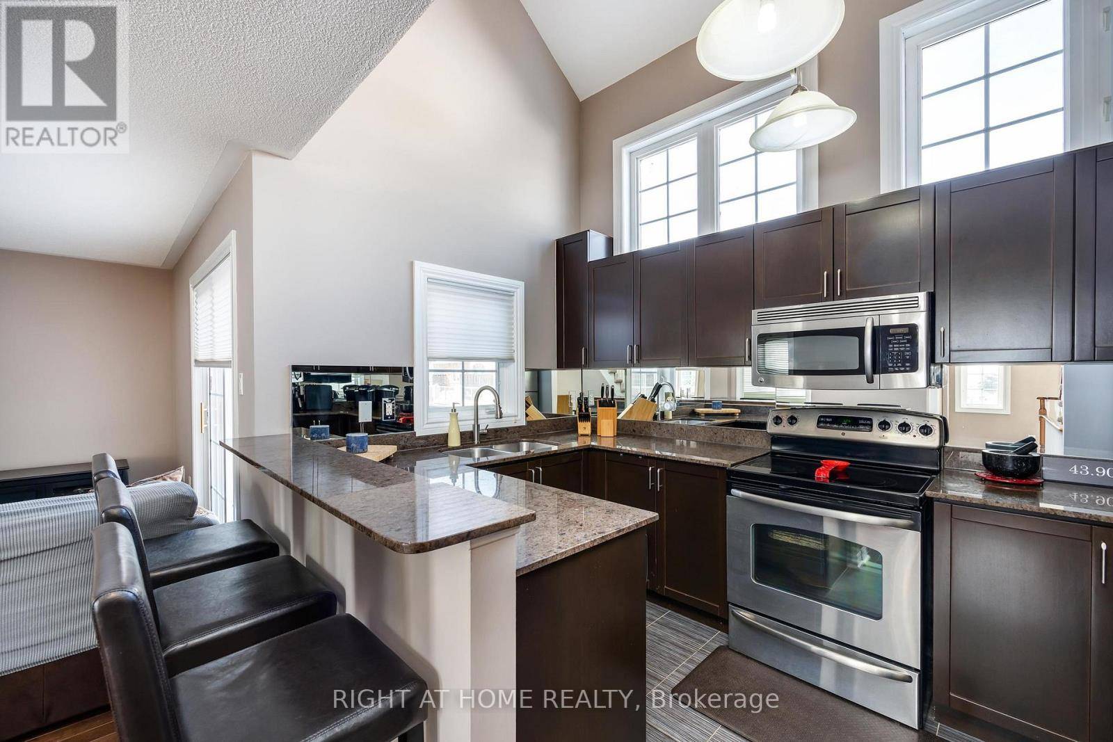 Whitby (pringle Creek), ON L1R0C7,68 WICKER PARK WAY
