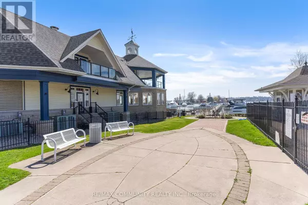 Pickering (bay Ridges), ON L1W1A2,1295 Wharf ST #19