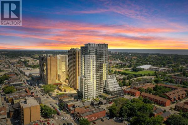 Toronto (east End-danforth), ON M4C0B3,286 Main ST #411