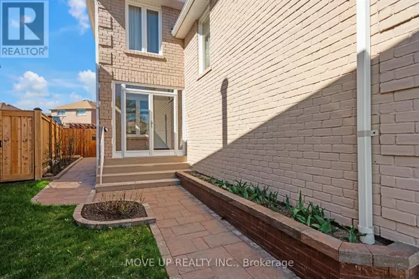 Ajax (central West), ON L1T2B2,69 MULLEN DRIVE