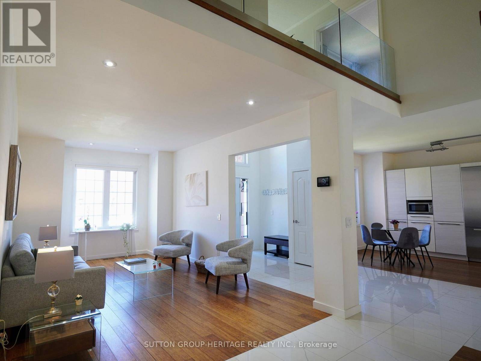 Pickering (highbush), ON L1V6V8,121 SANDCHERRY COURT