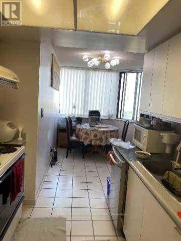 Toronto (milliken), ON M1V5E8,80 Alton Towers CIR #1913