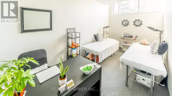 Toronto (dorset Park), ON M1P4Y1,1225 Kennedy RD #2000-37