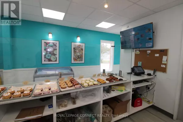 Ajax (central West), ON L1S6L3,60 Randall DR #1