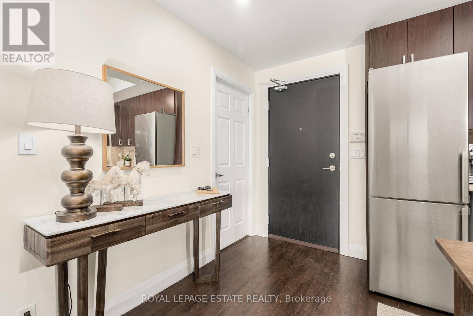 Toronto (birchcliffe-cliffside), ON M1N0B4,22 East Haven DR #806