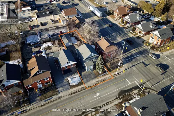 Oshawa (central), ON L1H1K3,260 ATHOL STREET E