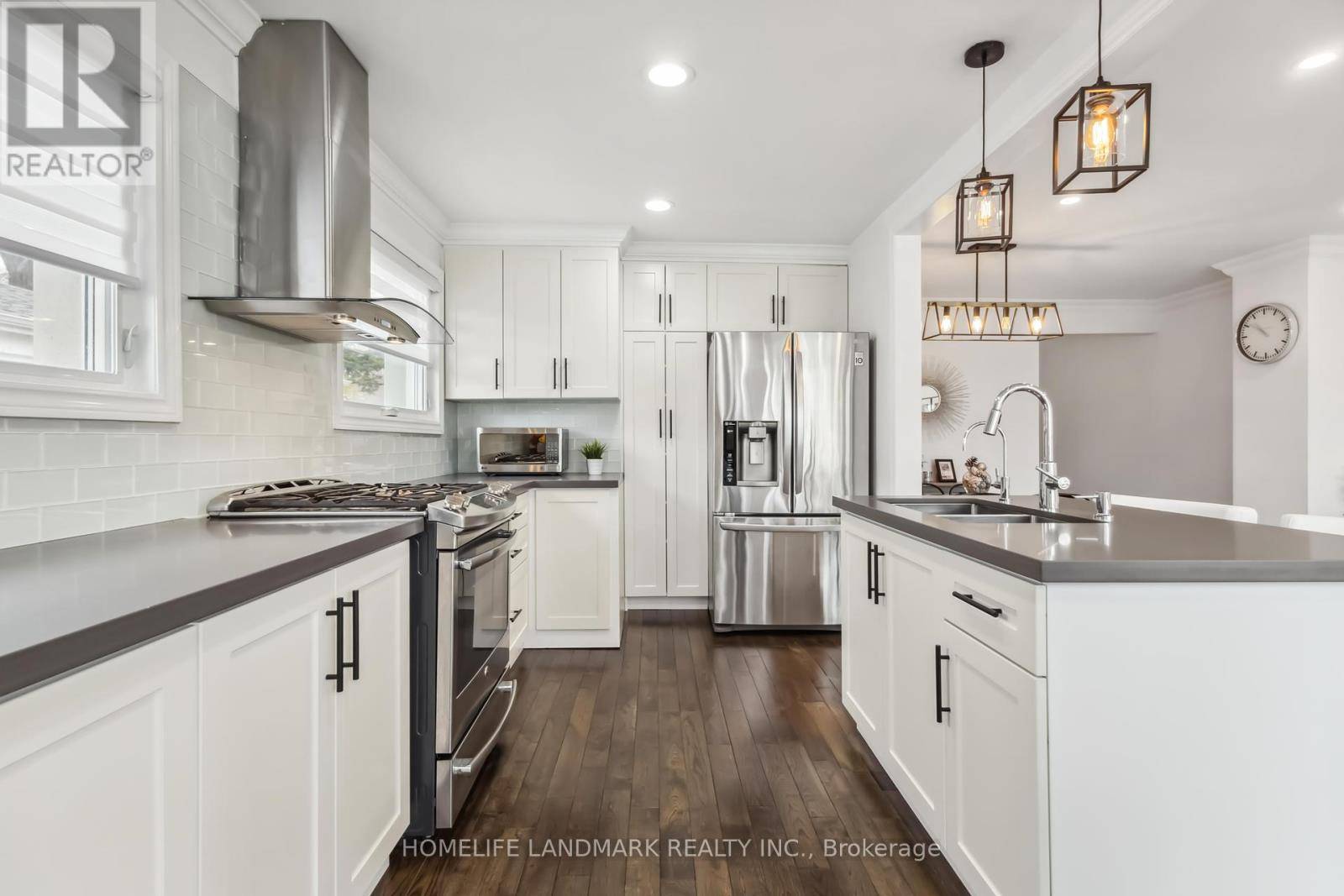 Toronto (clairlea-birchmount), ON M1L1T6,10 TARTAN AVENUE