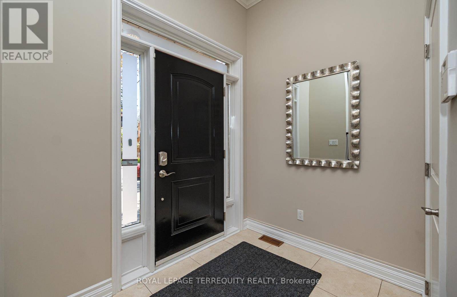 Toronto (east York), ON M4J4G3,72 NORTHBROOK ROAD