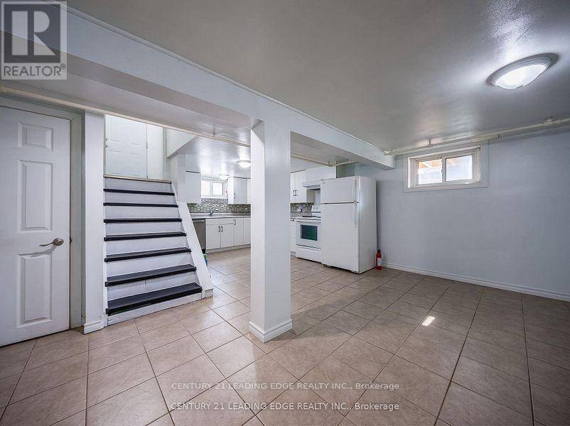 Oshawa (o'neill), ON L1G5Y5,84 CENTRAL PARK BLVD North #LOWER