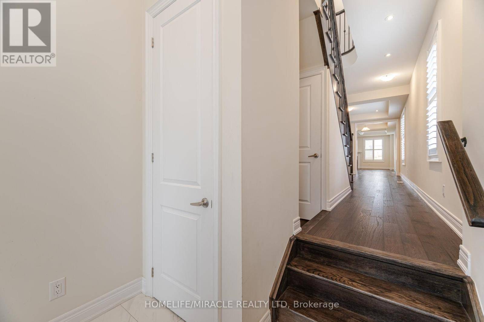 Whitby, ON L1P0C9,30 GILLIVARY DRIVE