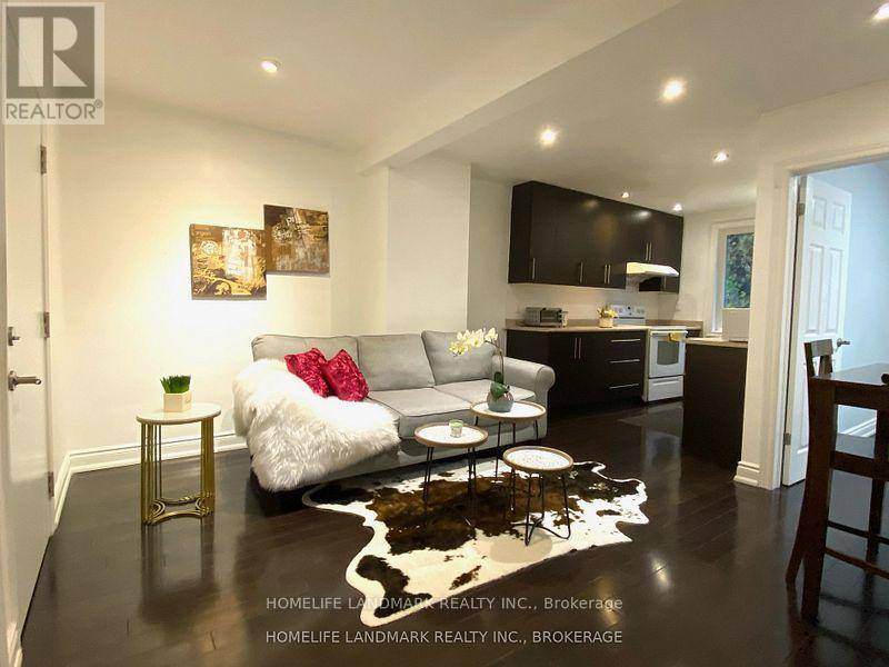 57 Glenside AVE #2nd, Toronto (greenwood-coxwell), ON M4L2T6