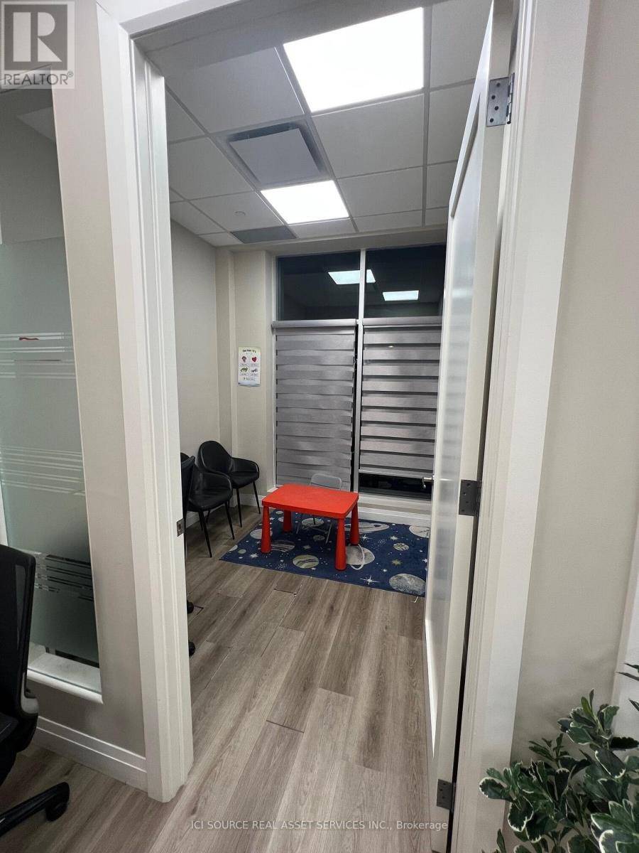 Toronto (rouge), ON M1X0C3,2855 Markham RD #110