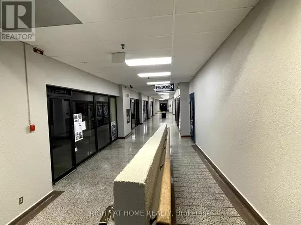 Oshawa (o'neill), ON L1G7C7,50 Richmond ST East #114/115