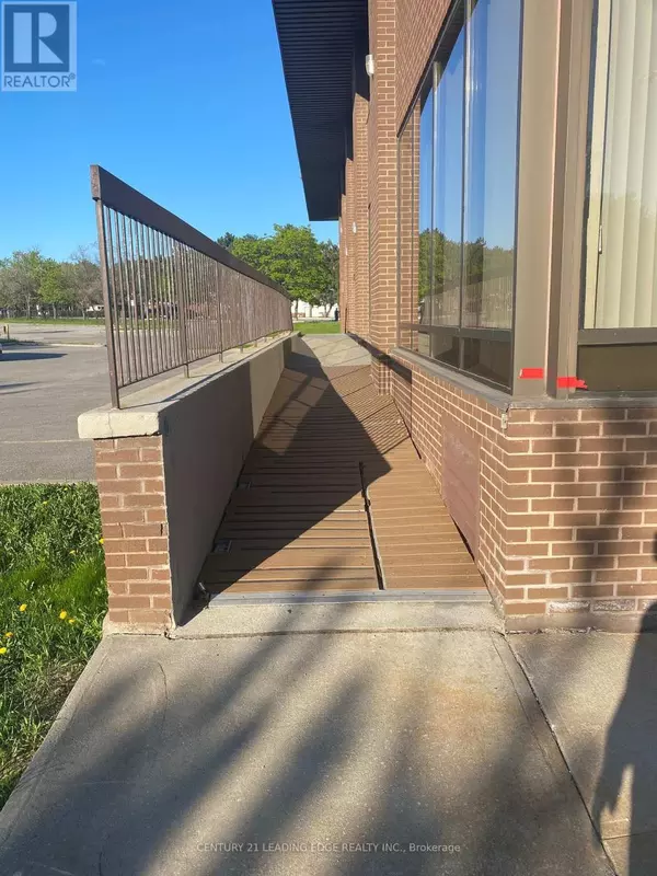 Toronto (wexford-maryvale), ON M1R5B3,1645 Warden AVE #201