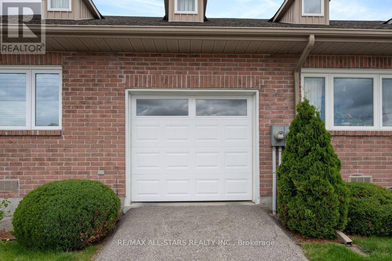Scugog (port Perry), ON L9L1C4,234 Water ST #11