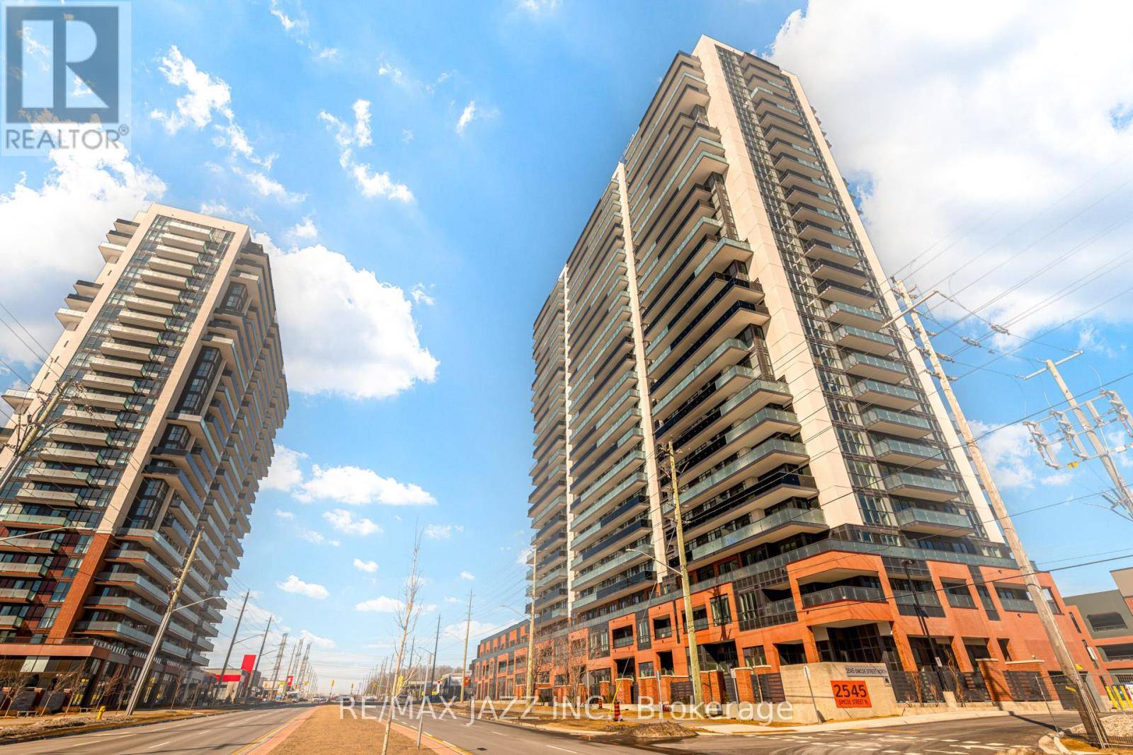 Oshawa (windfields), ON L1L0W3,2545 Simcoe ST North #2102