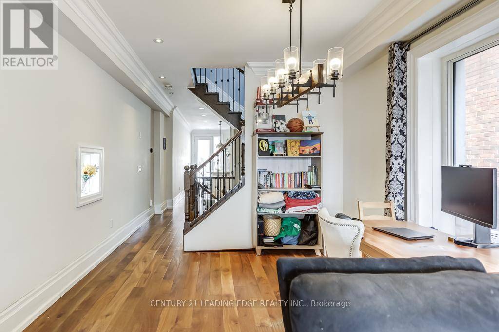 Toronto (danforth Village-east York), ON M4J2K6,140 GOWAN AVENUE