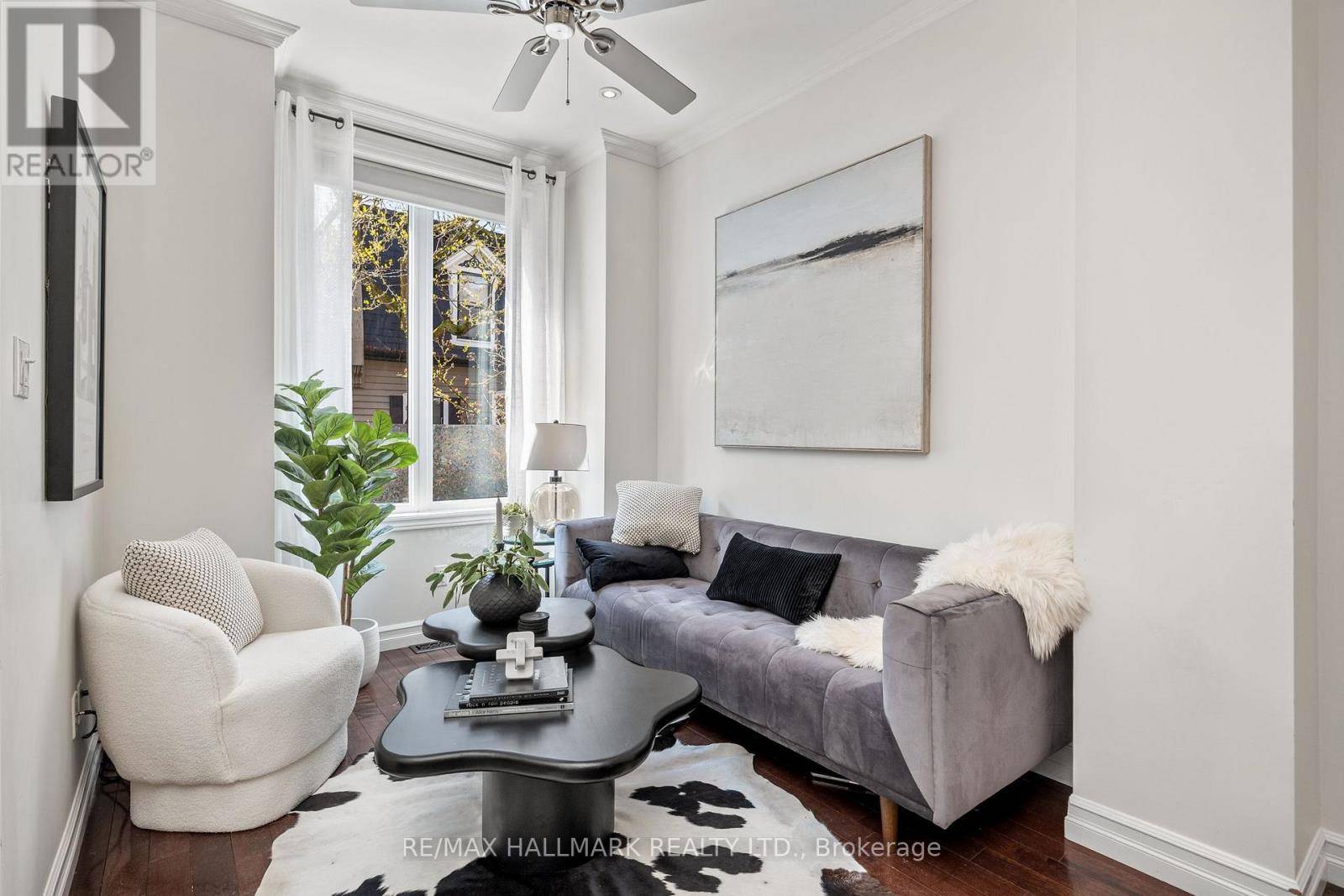 Toronto (south Riverdale), ON M4M1T4,48 ALLEN AVENUE