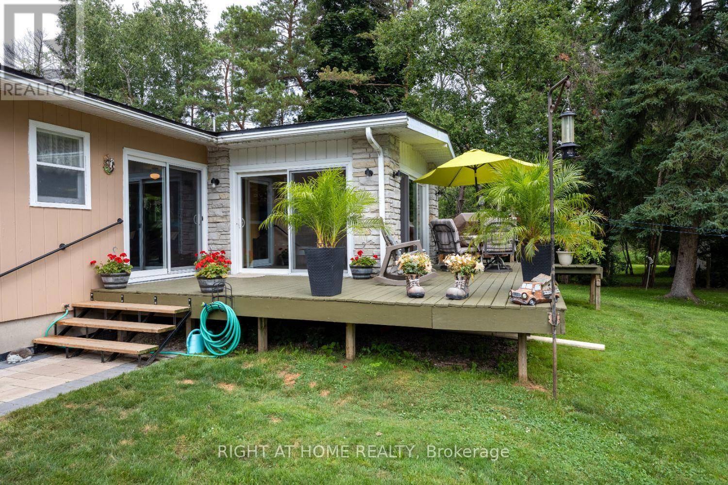 Scugog, ON L9L1B4,141 PLATTEN BOULEVARD
