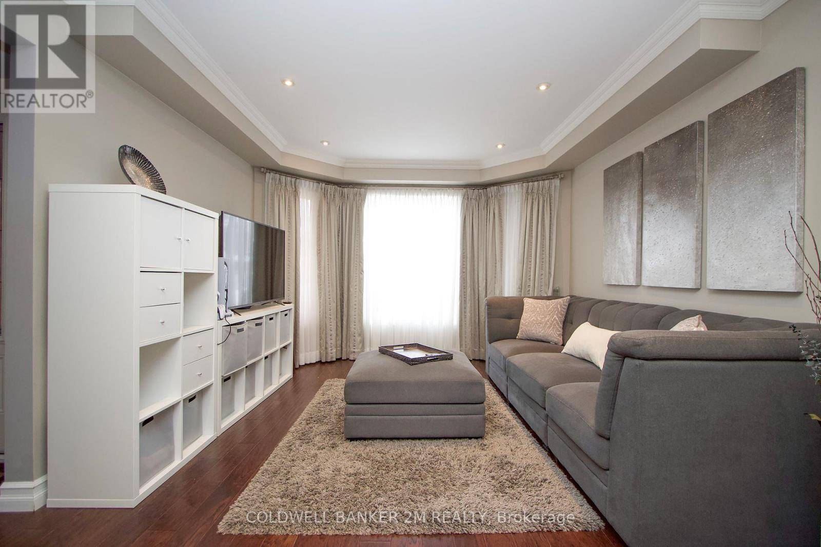 Whitby (rolling Acres), ON L1R2J1,3 POGSON DRIVE