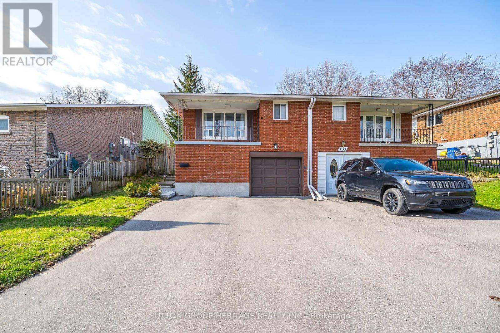 Oshawa (central), ON L1H3G4,437 SEDAN CRESCENT