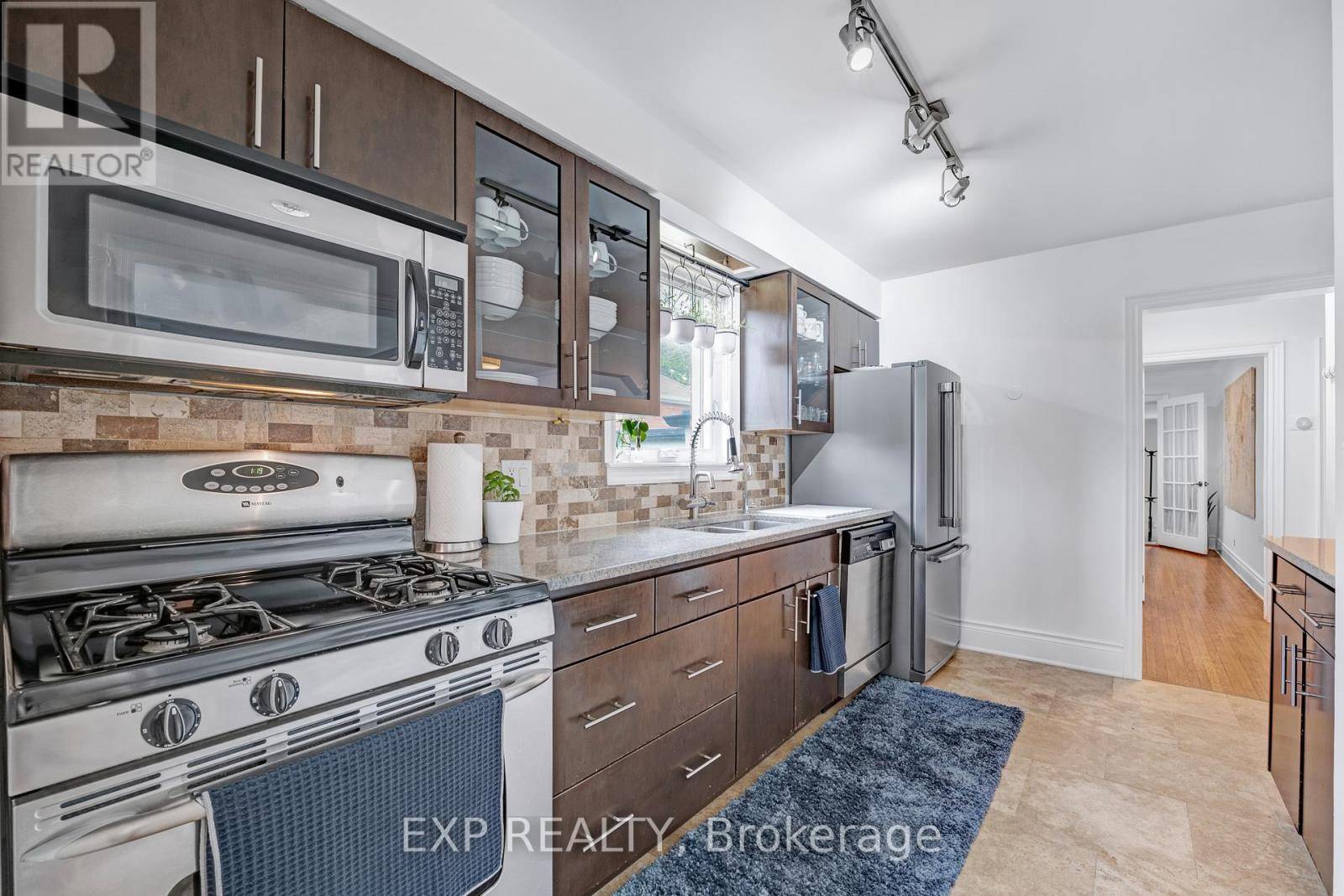 Toronto (clairlea-birchmount), ON M1L1Z1,16 CAMILLA CRESCENT