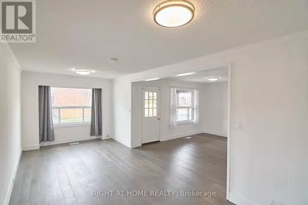 Oshawa (lakeview), ON L1H3R5,105 CONANT STREET