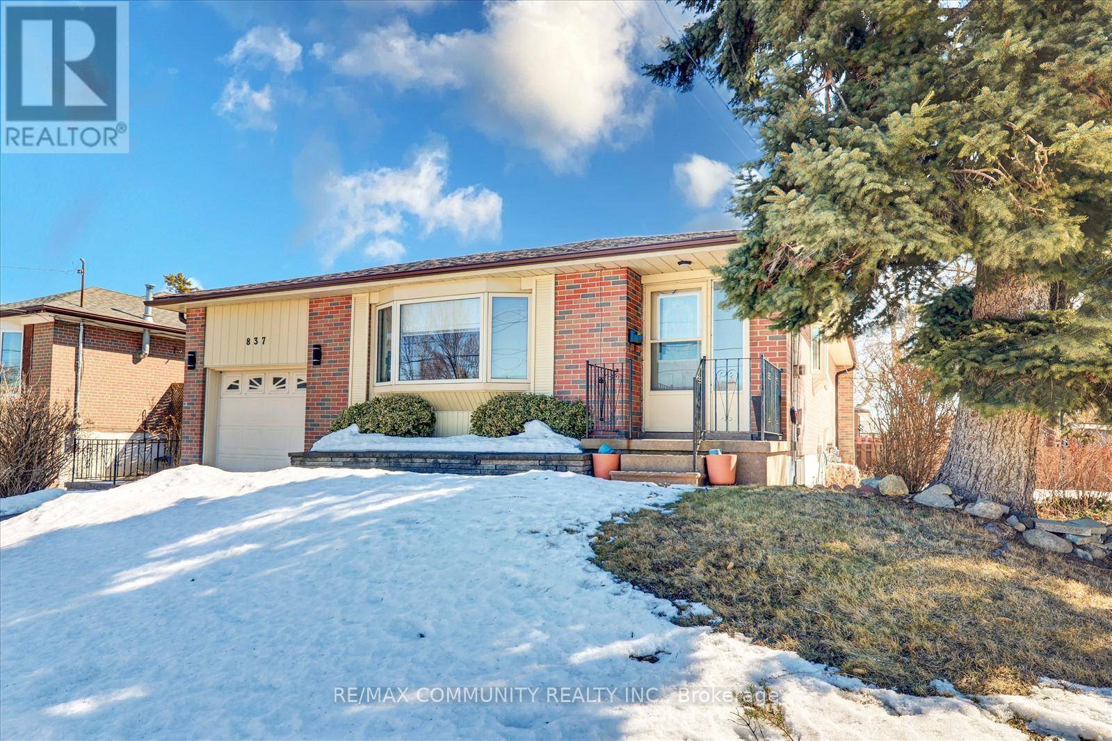Pickering (west Shore), ON L1W2P8,837 HILLCREST ROAD