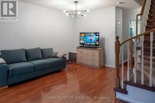 Toronto (malvern), ON M1B5Z2,19 Rosebank DR #106